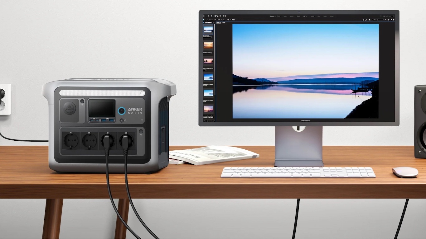 Anker Tragbare Powerstation SOLIX C1000 - Szenario Home Office